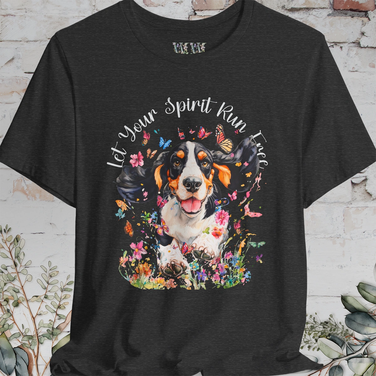 Basset Hound 'Let your spirit run free' Unisex T shirt