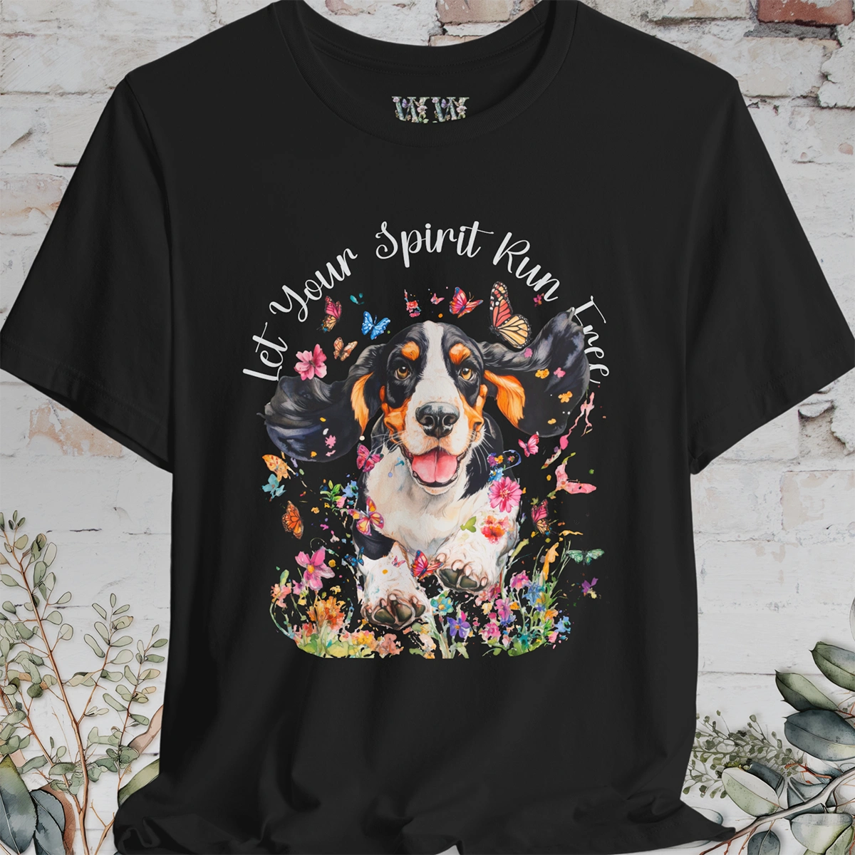 Basset Hound 'Let your spirit run free' Unisex T shirt