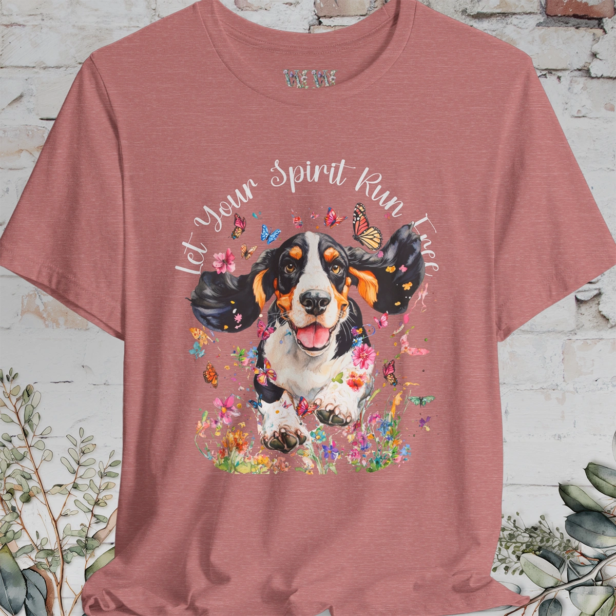 Basset Hound 'Let your spirit run free' Unisex T shirt