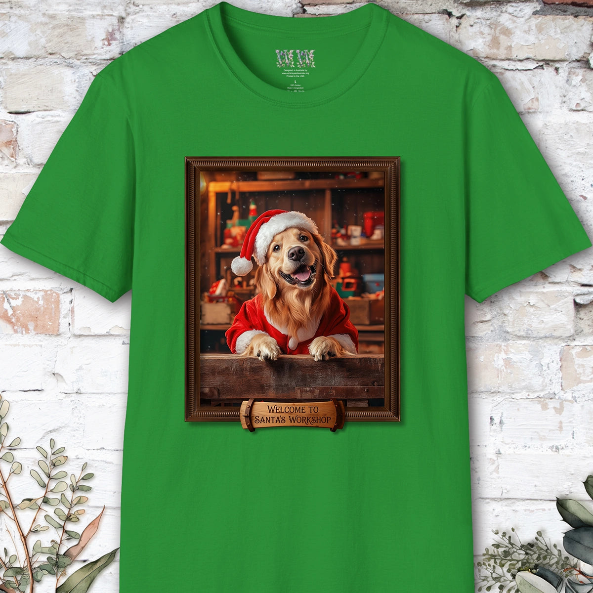 Golden Retriever Santa's Workshop Unisex T shirt