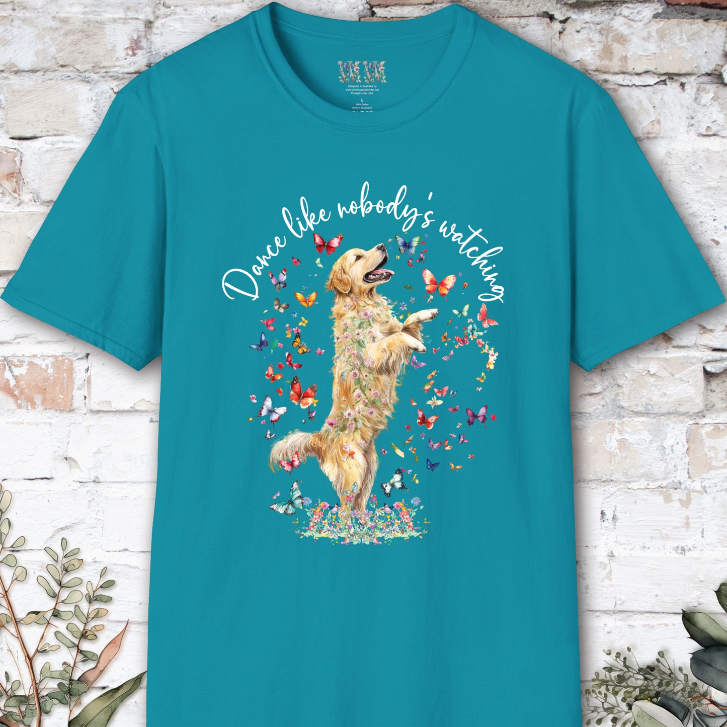 Golden Retriever "Dance like nobody's watching" unisex T shirt
