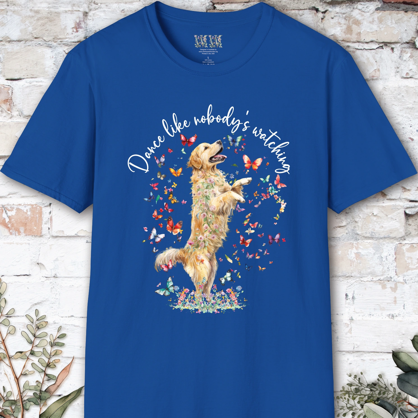Golden Retriever "Dance like nobody's watching" unisex T shirt