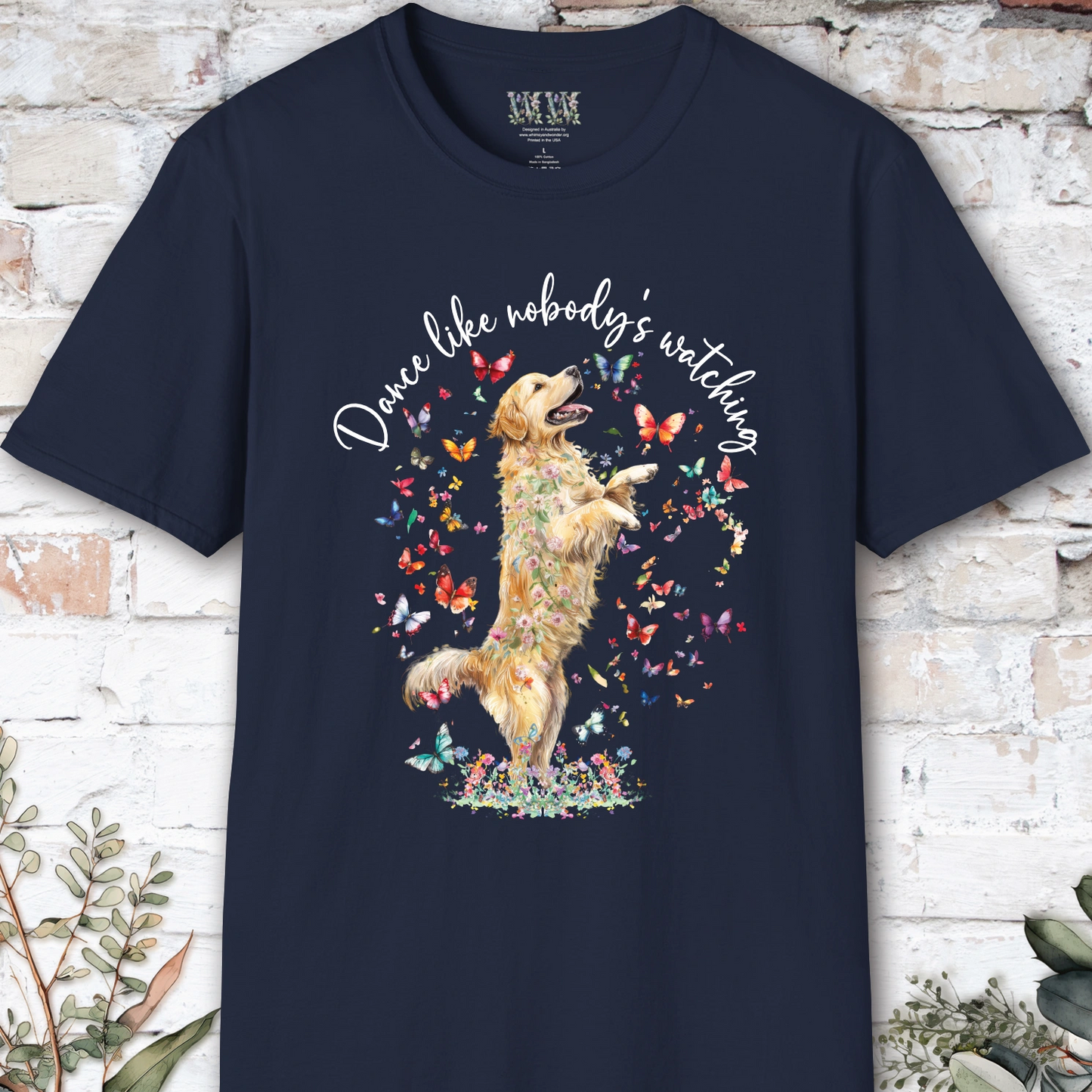 Golden Retriever "Dance like nobody's watching" unisex T shirt