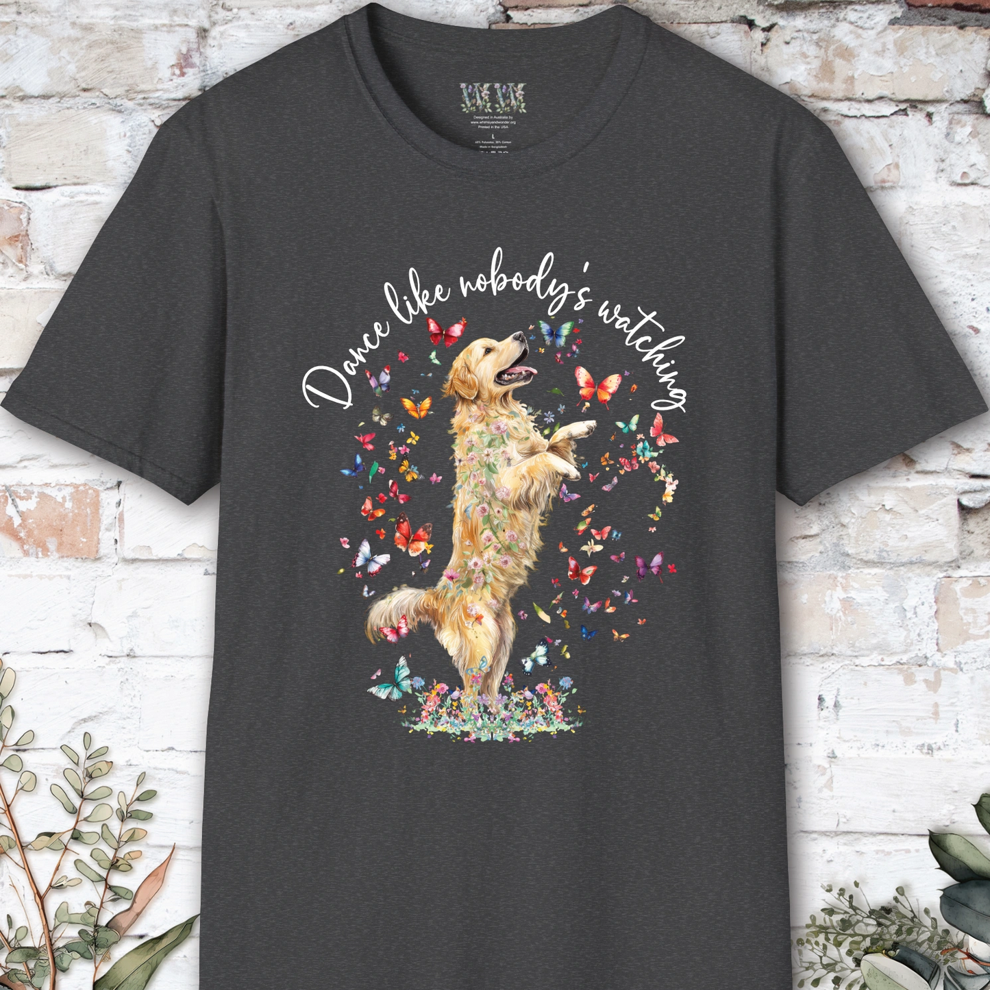 Golden Retriever "Dance like nobody's watching" unisex T shirt