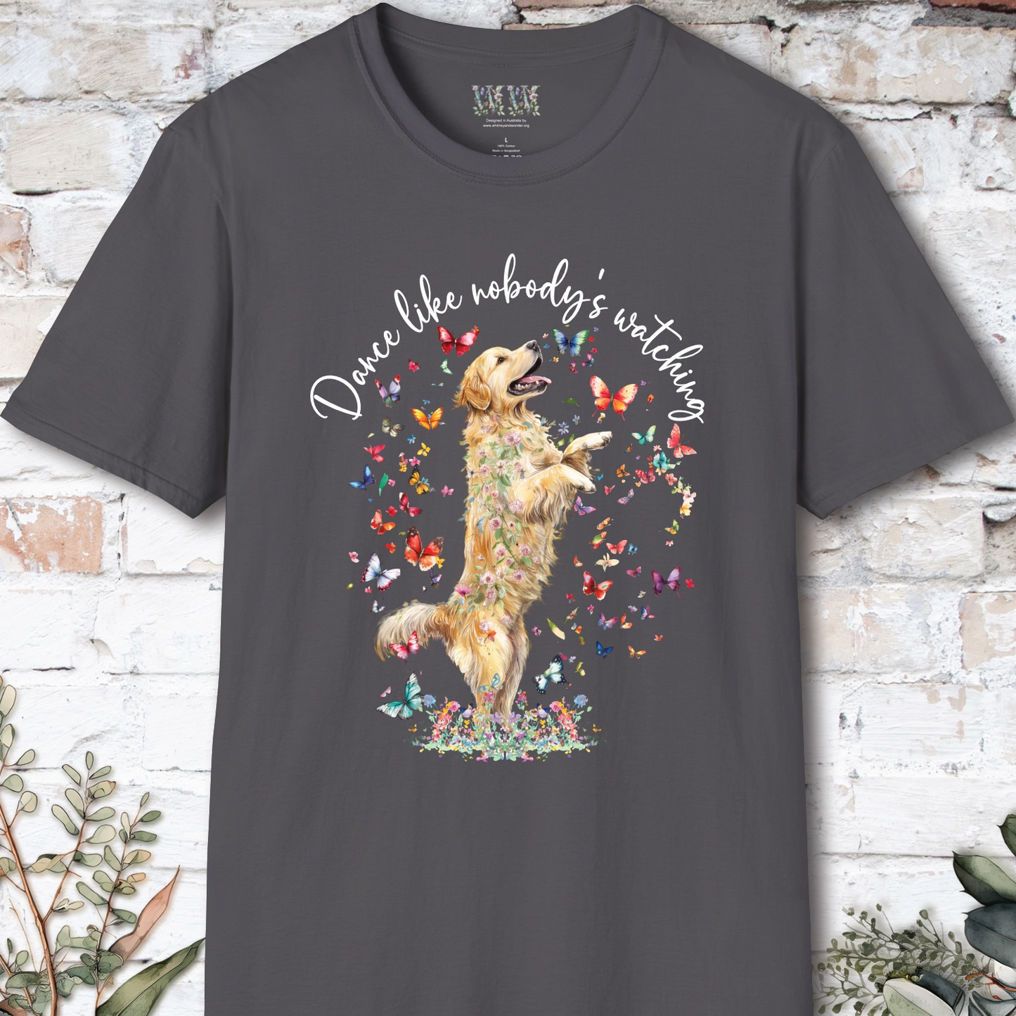 Golden Retriever "Dance like nobody's watching" unisex T shirt