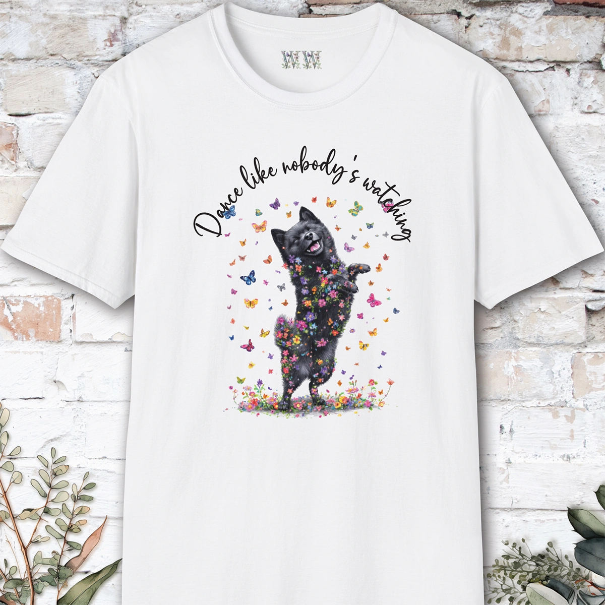 Schipperke "Dance like nobody's watching" unisex T shirt