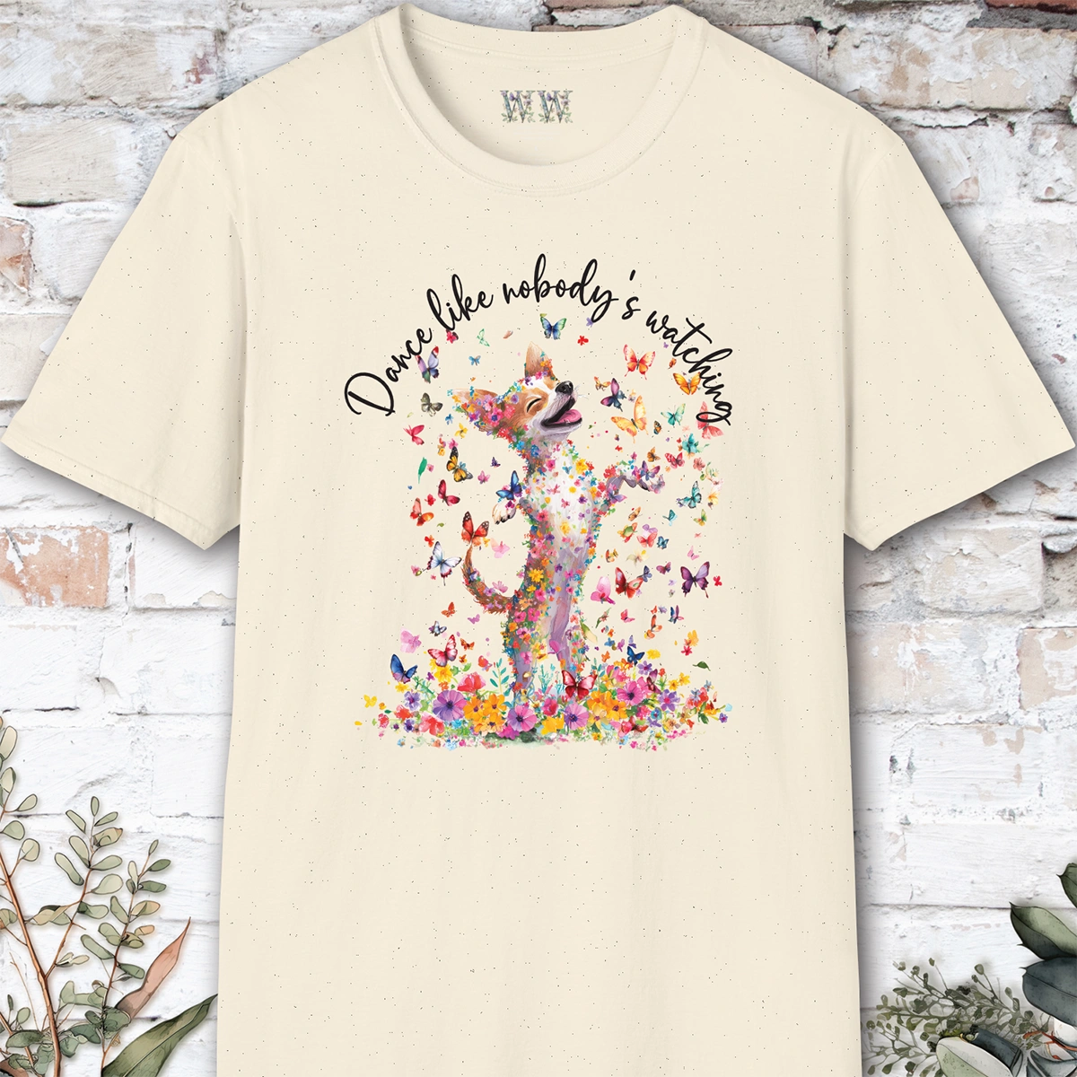 Chihuahua "Dance like nobody's watching" unisex T shirt