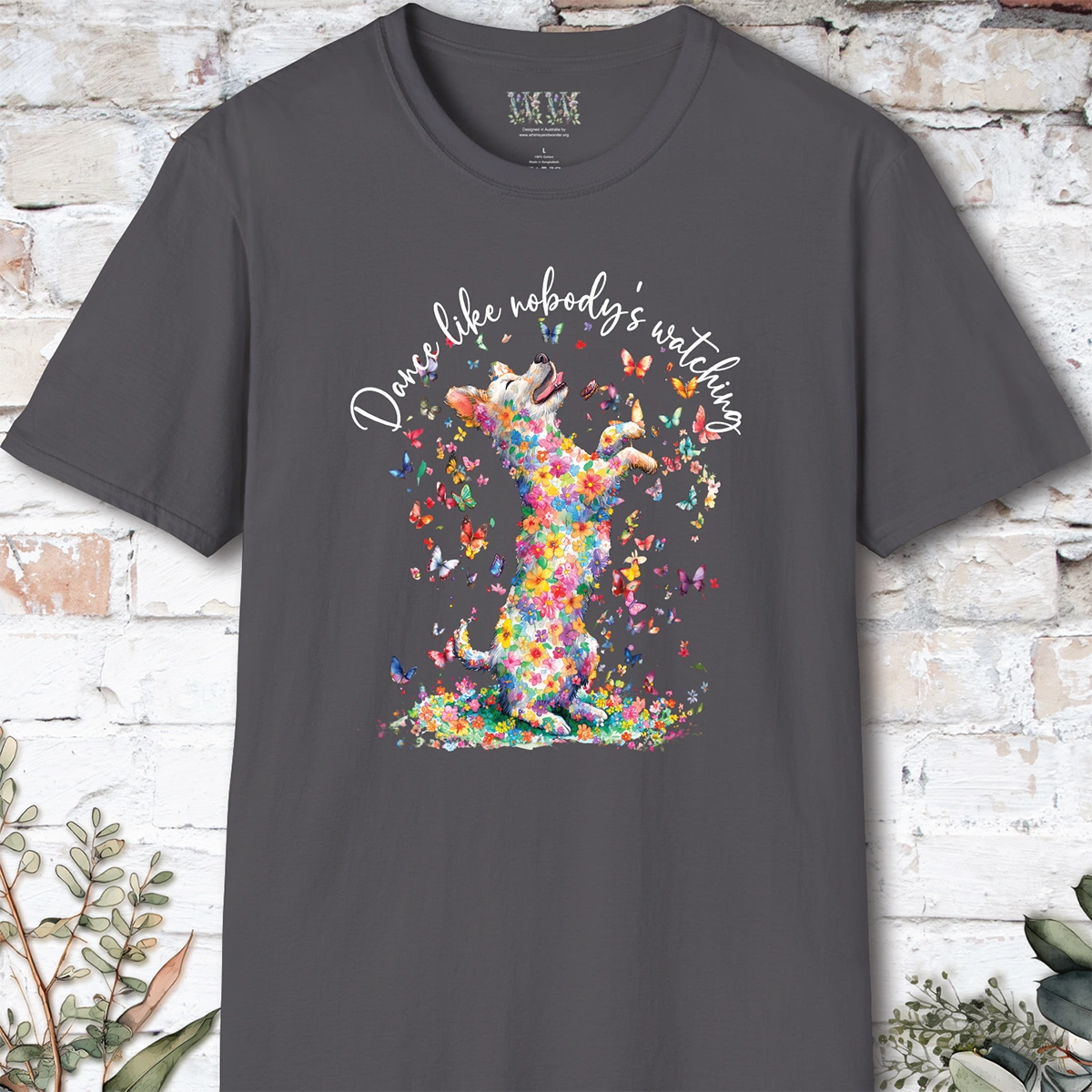 Chiweenie "Dance like nobody's watching" unisex T shirt