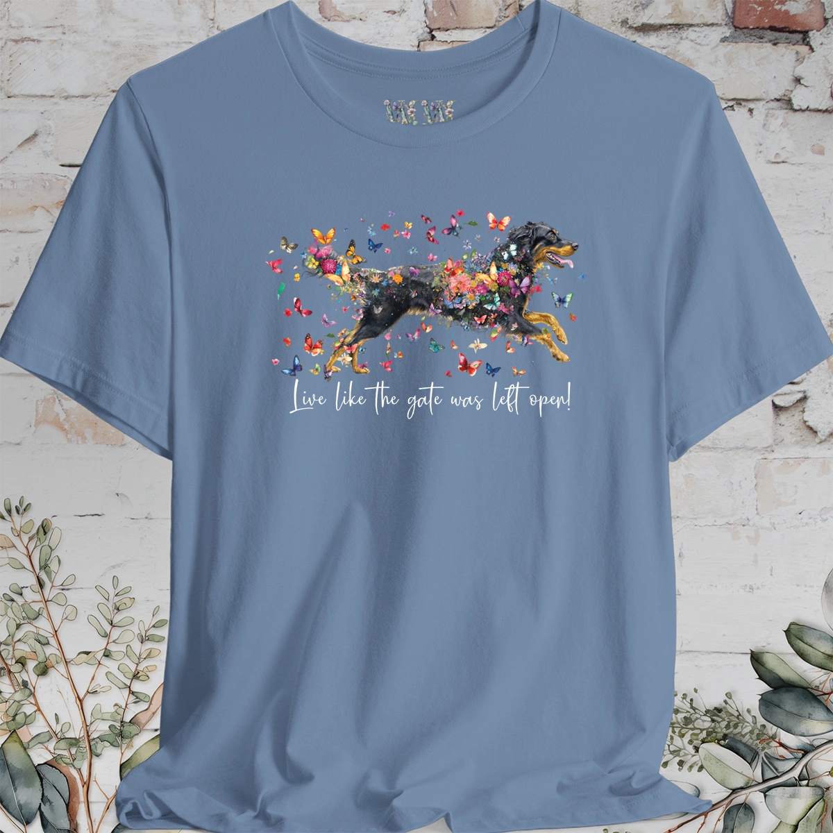 Hovawart #3 'Live like the gate was left open' T shirt