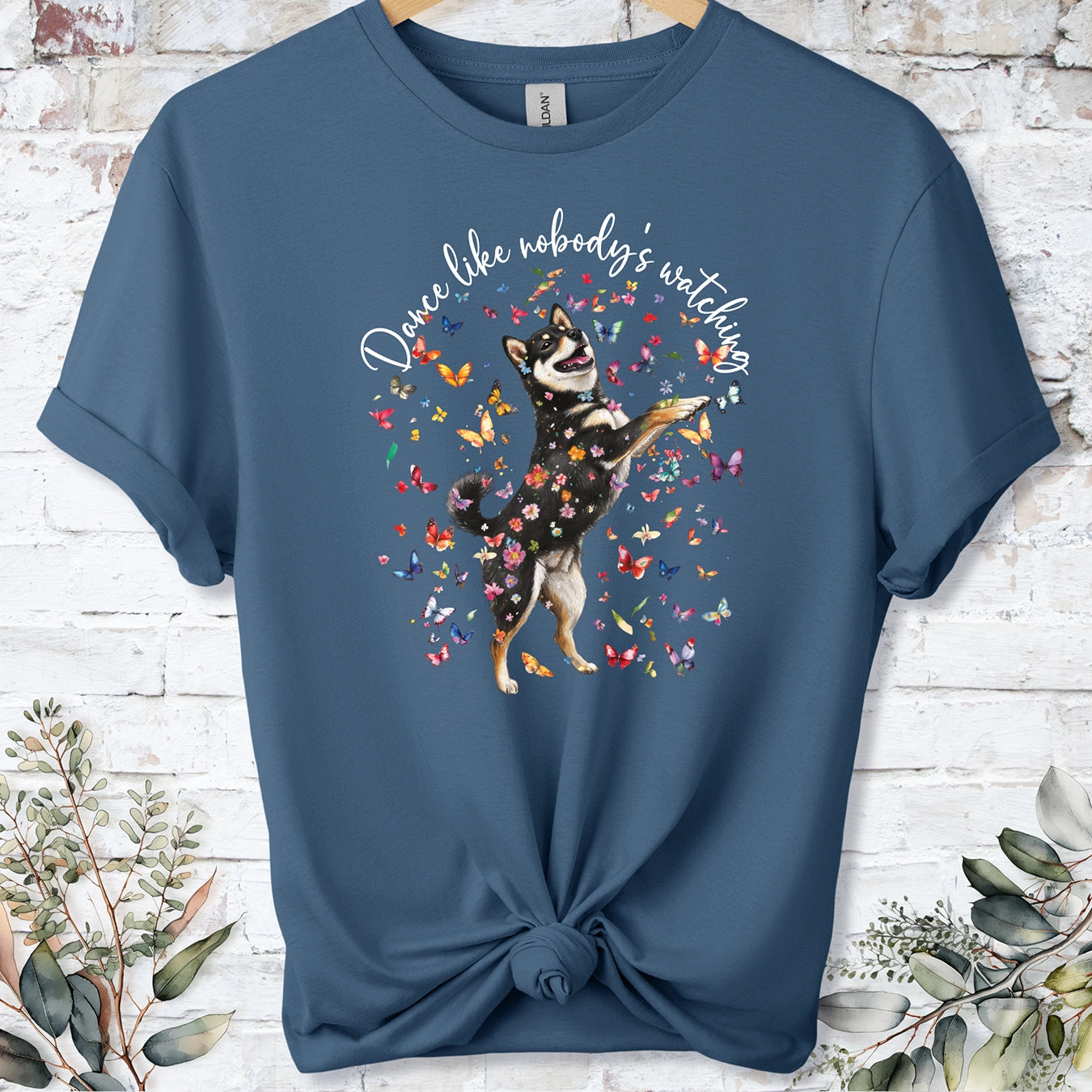 Shiba Inu #1 "Dance like nobody's watching" unisex T shirt