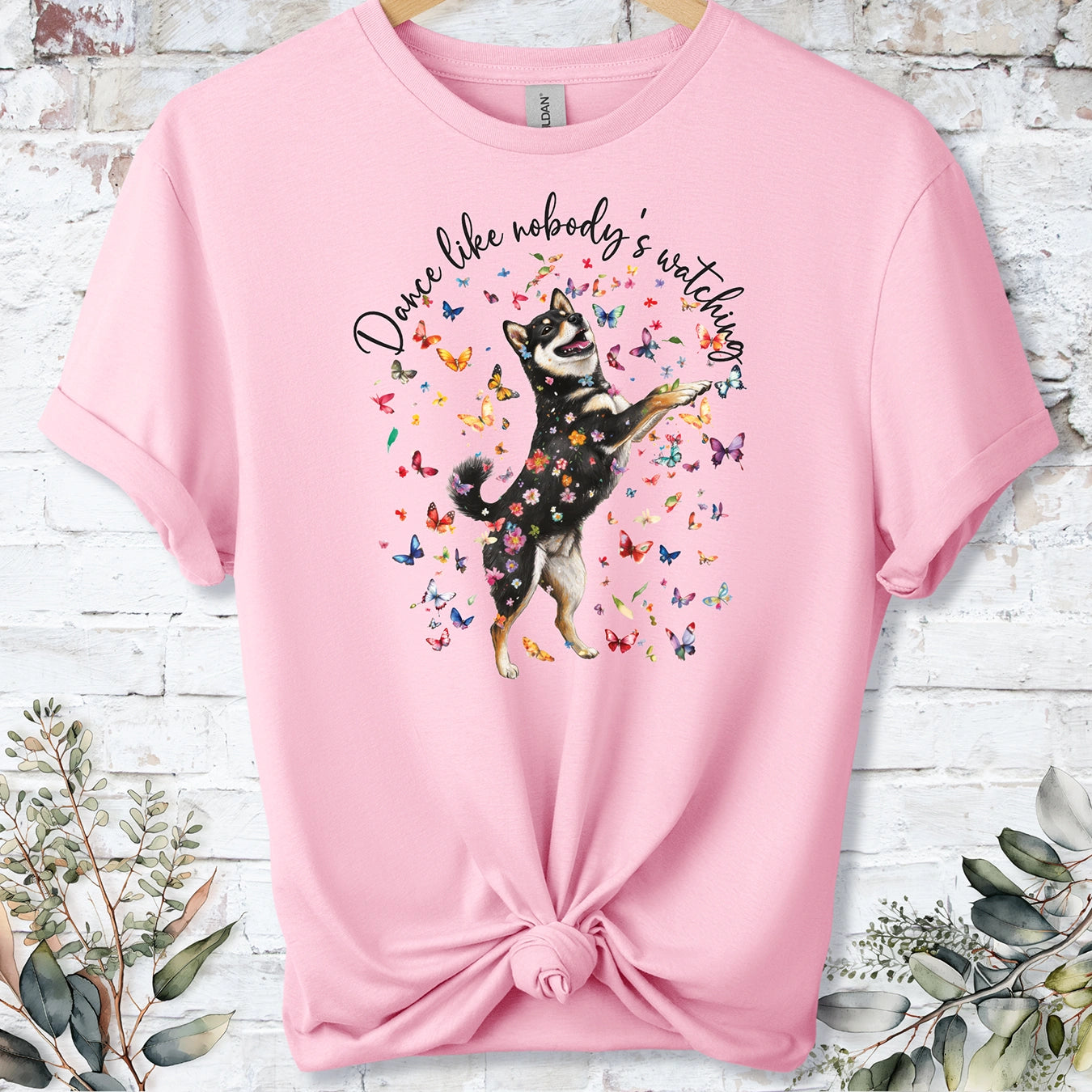 Shiba Inu #1 "Dance like nobody's watching" unisex T shirt