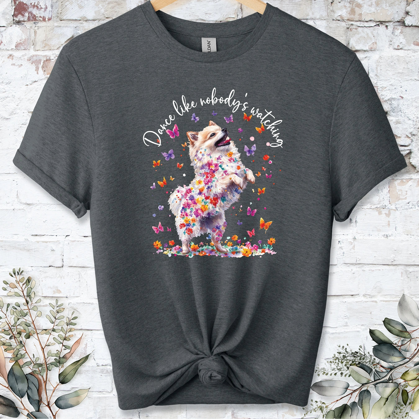 Pomeranian #1 "Dance like nobody's watching" unisex T shirt