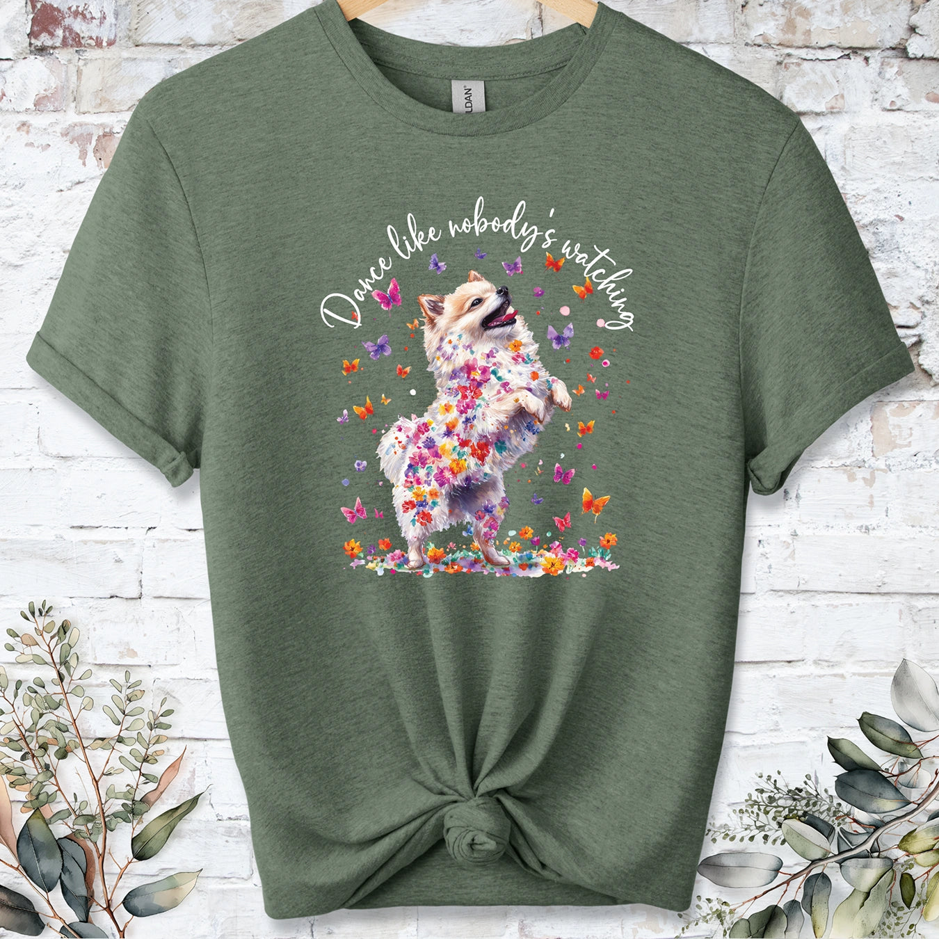 Pomeranian #1 "Dance like nobody's watching" unisex T shirt