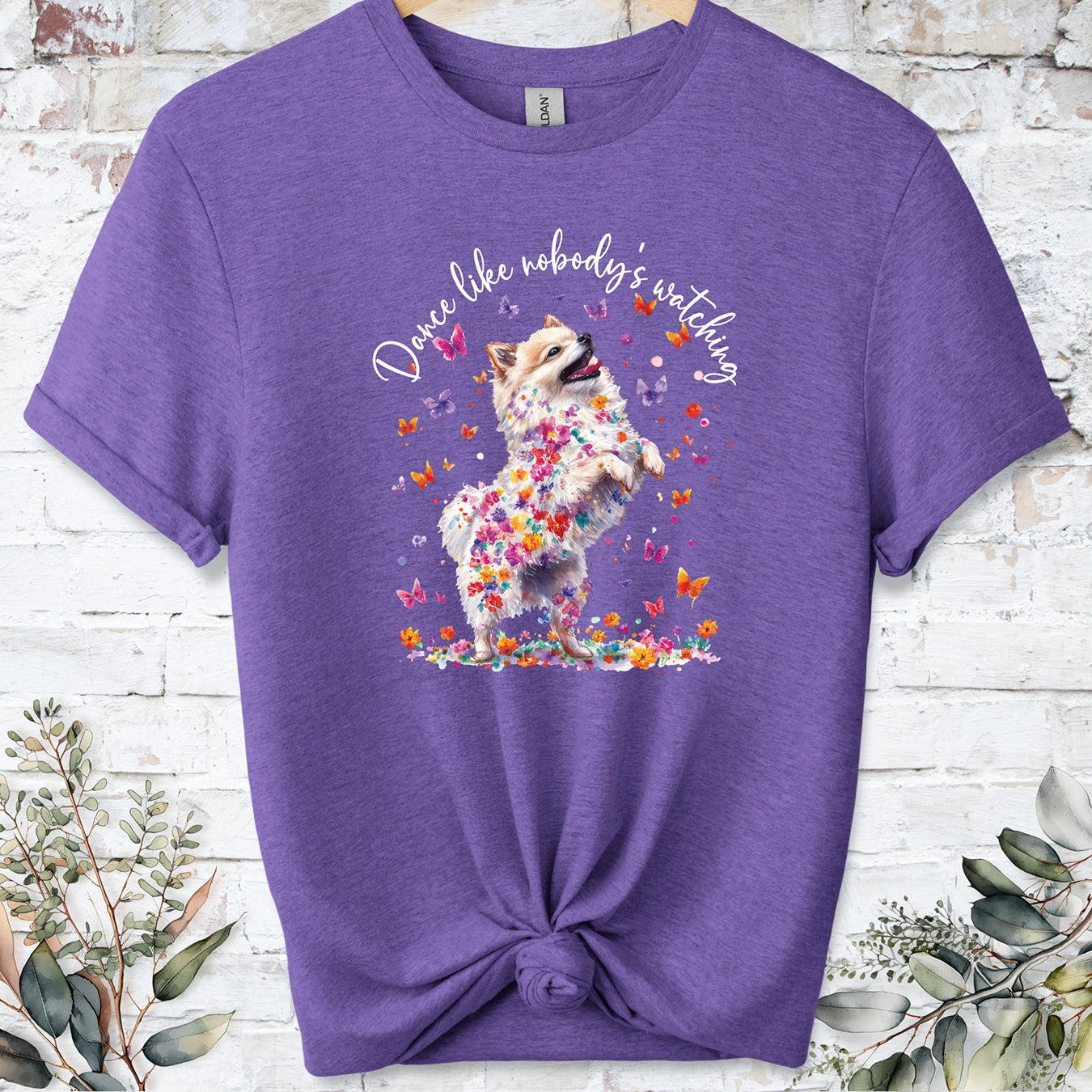 Pomeranian #1 "Dance like nobody's watching" unisex T shirt