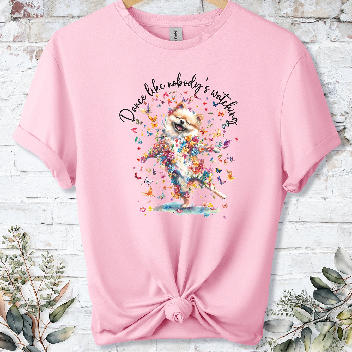 Pomeranian #2 "Dance like nobody's watching" unisex T shirt