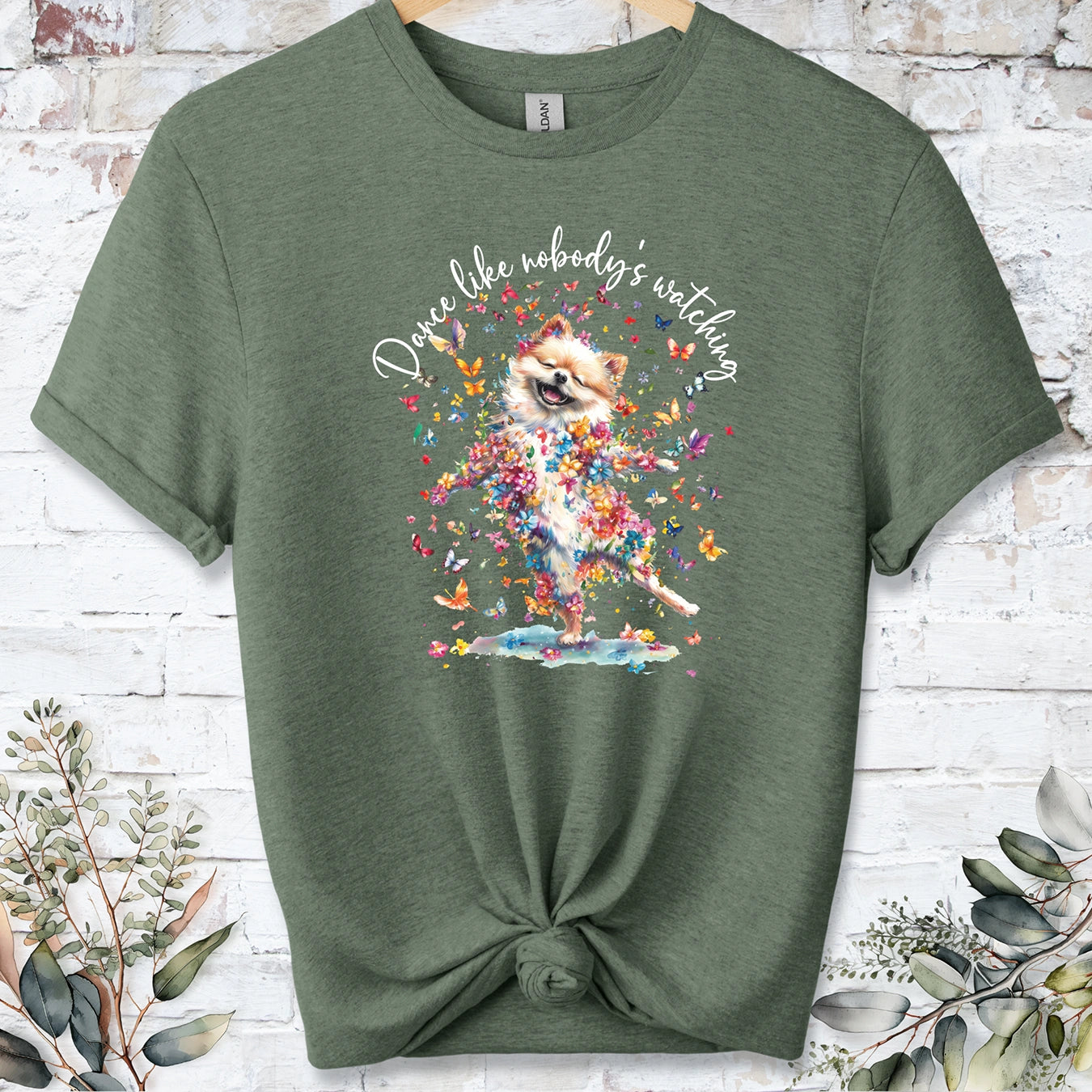 Pomeranian #2 "Dance like nobody's watching" unisex T shirt