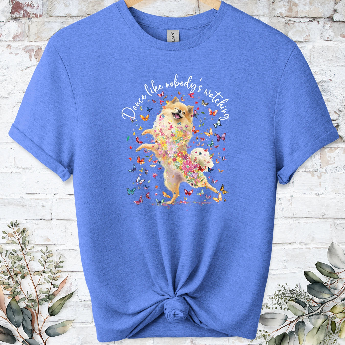 Pomeranian #3 "Dance like nobody's watching" unisex T shirt