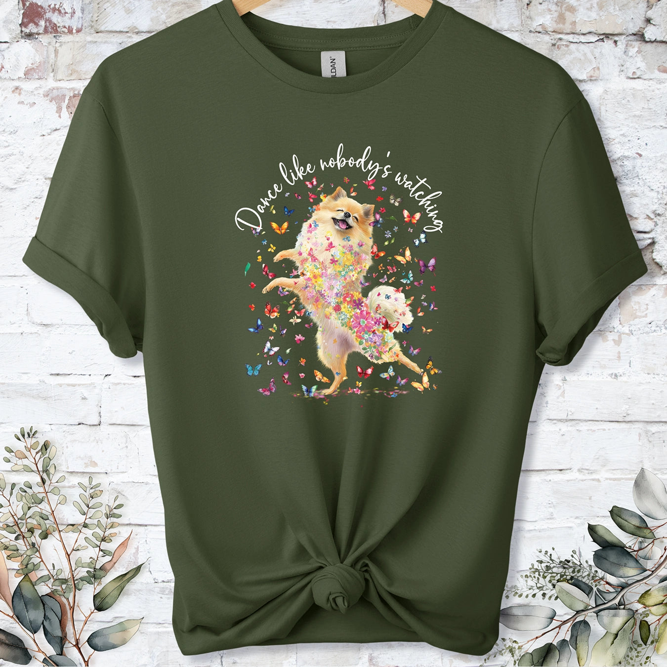 Pomeranian #3 "Dance like nobody's watching" unisex T shirt