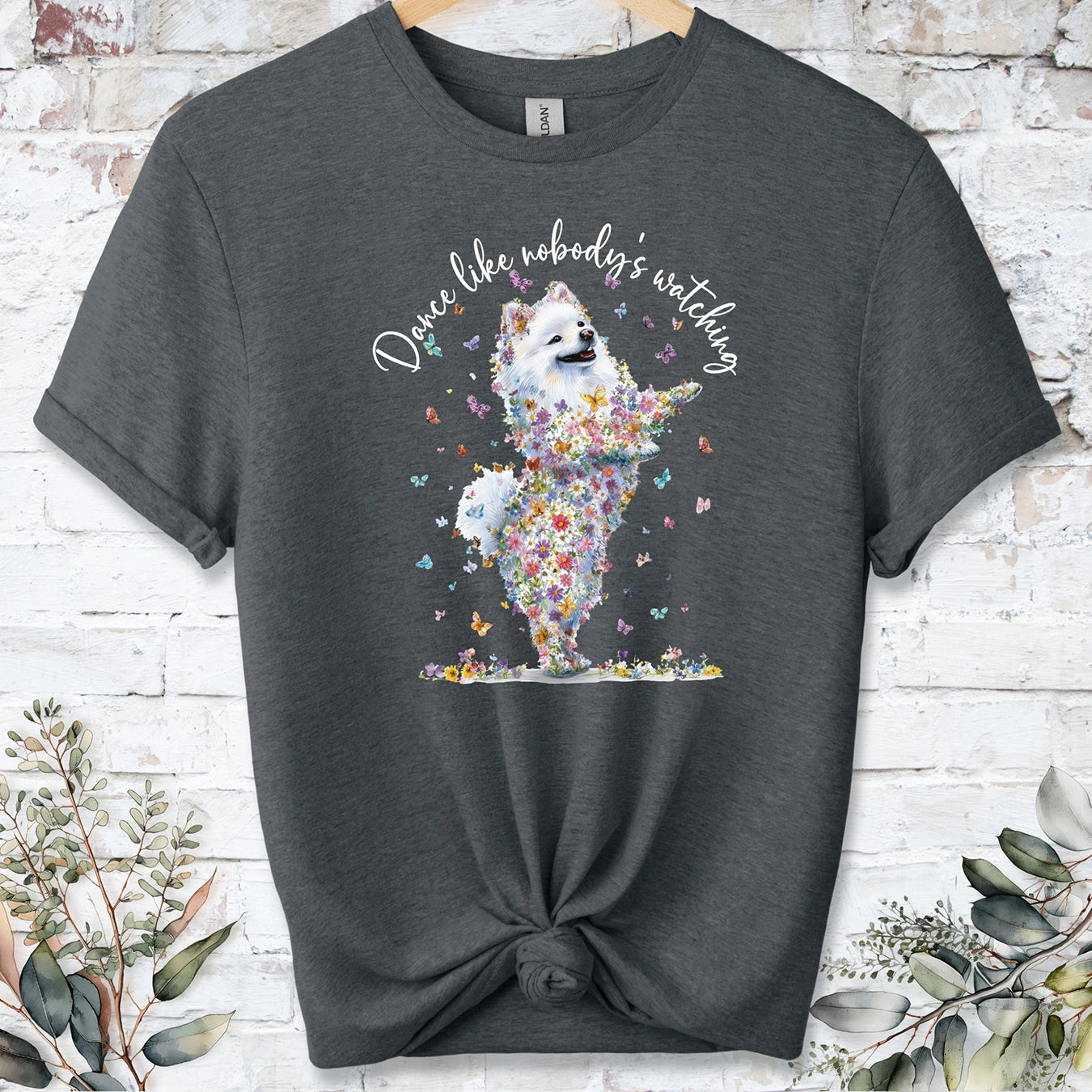 Pomeranian #4 "Dance like nobody's watching" unisex T shirt