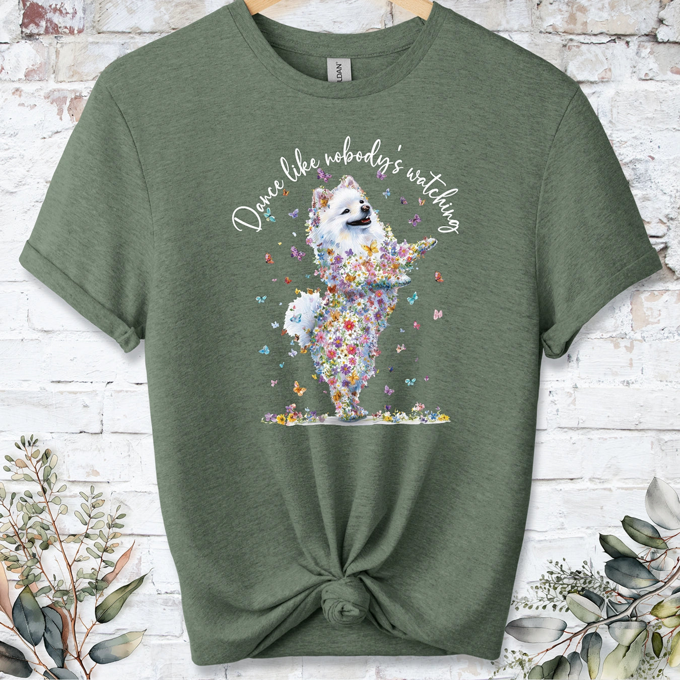 Pomeranian #4 "Dance like nobody's watching" unisex T shirt