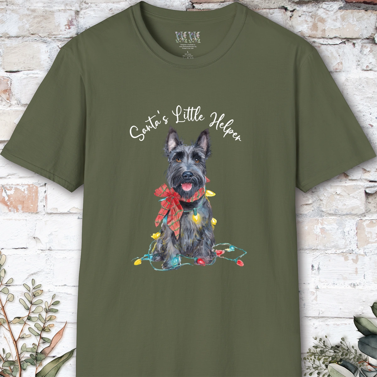 Scottish Terrier Santa's little helper. unisex T shirt