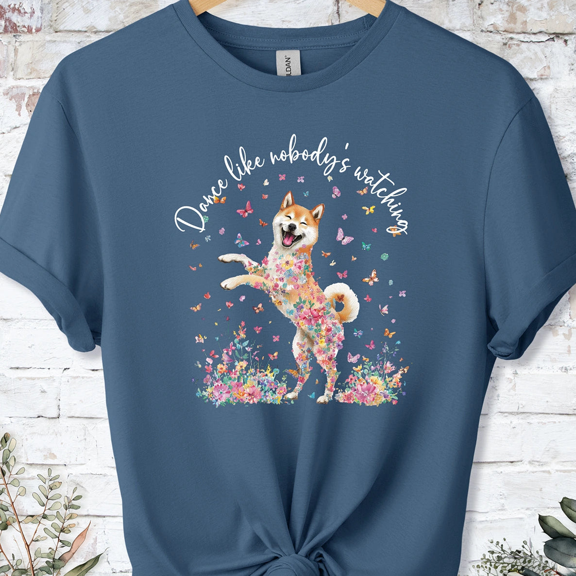 Shiba Inu #2 "Dance like nobody's watching" unisex T shirt