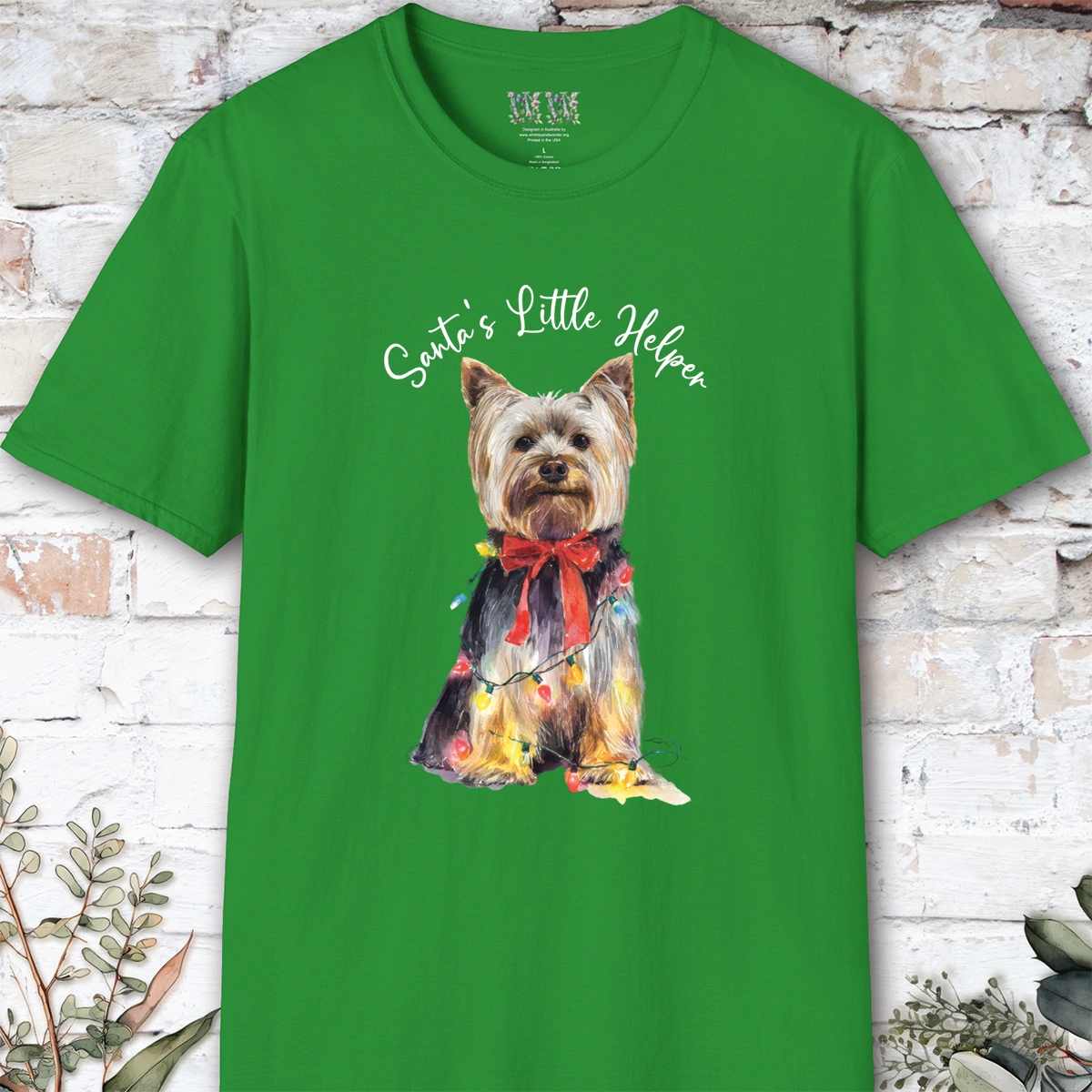 Silky Terrier Santa's little helper. unisex T shirt
