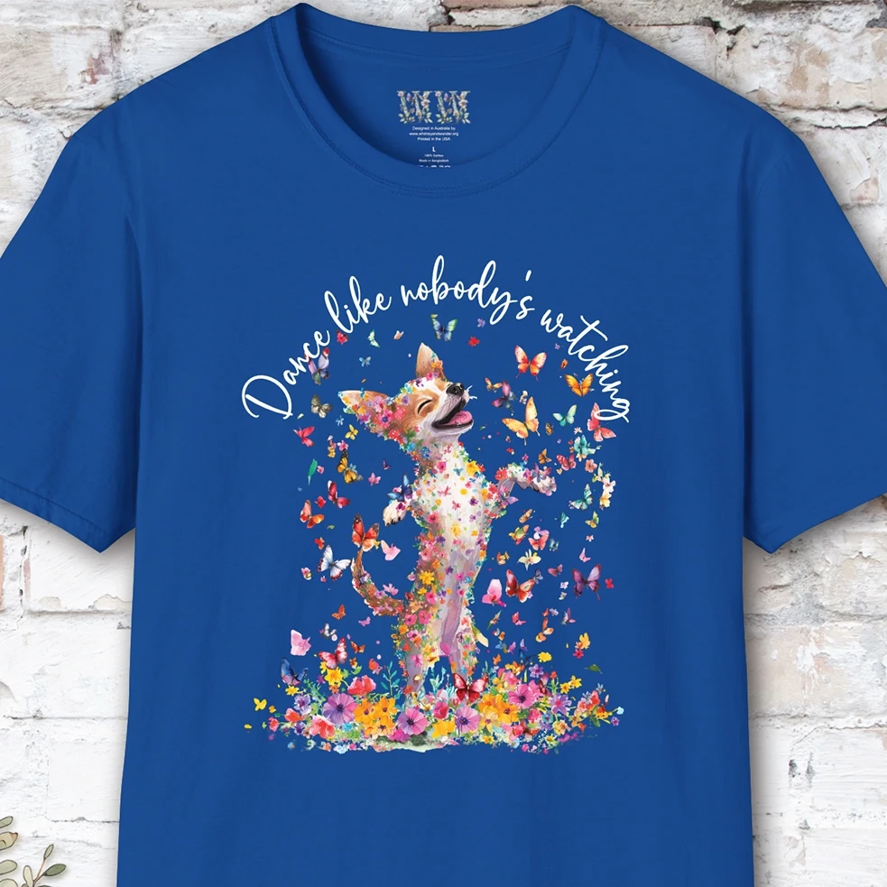 Chihuahua "Dance like nobody's watching" unisex T shirt