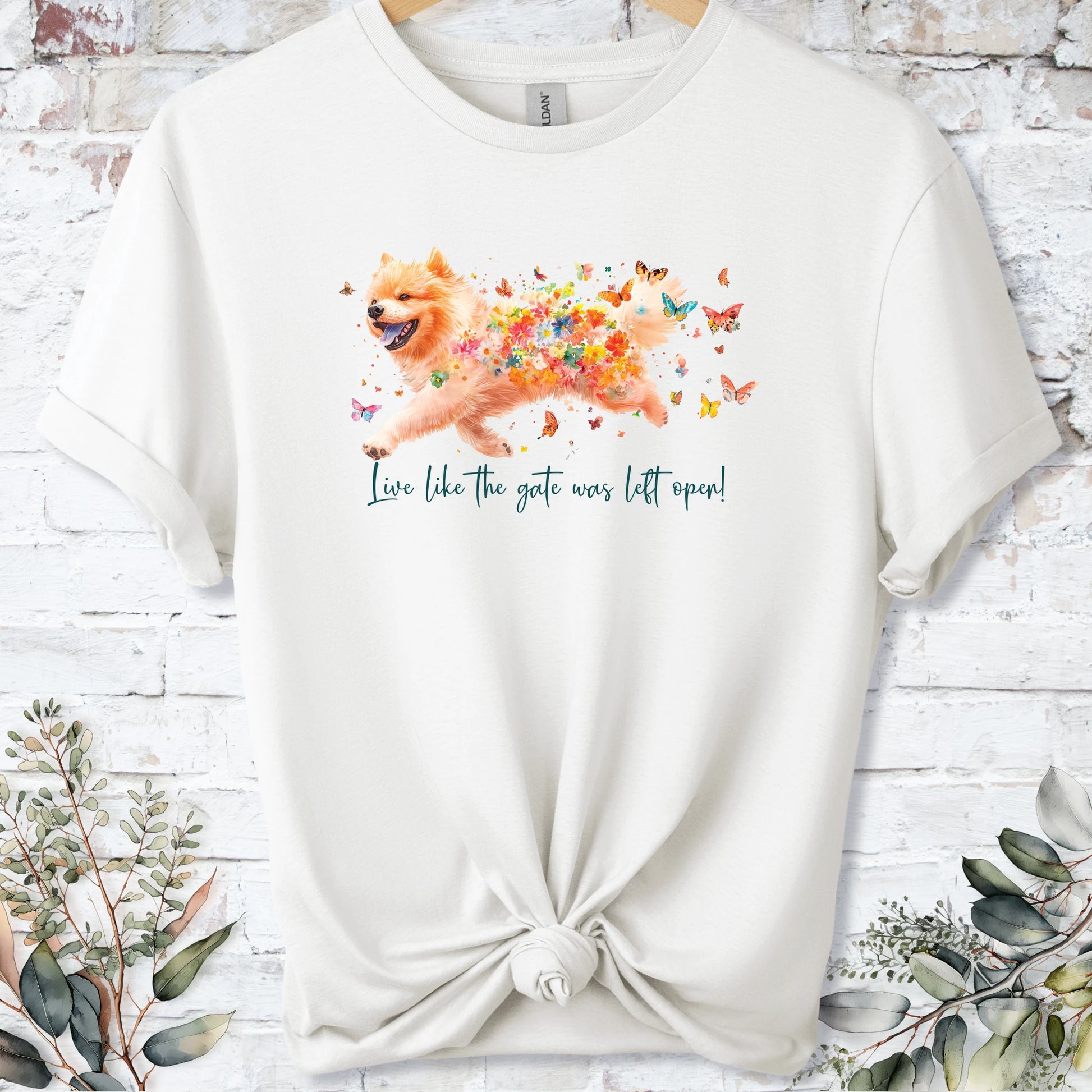https://wescale-cdn.com/generated-mockups/bf472b68-5c1c-44c3-a409-4b955cabfa92/2f0d8f6e-e25c-43b9-94fb-8616d283931b/3e8a5956-7015-46e5-b1dc-8a0d0bd2176b_designs/chow_chow_1_live_like_the_gate_was_left_open_unisex_t_shirt_2_1776669096983_cy9mea.png_1776669100273.webp
