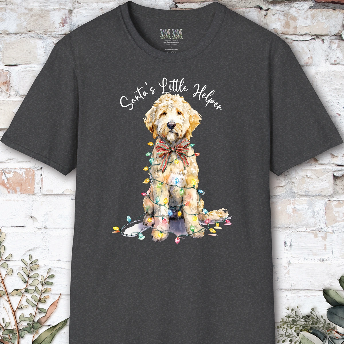 Golden Doodle Santa's little helper. unisex T shirt